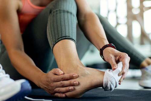 AZ Ortho, orthopédiste, orthésiste, podologiste, orthèses, main, dos, pied, sangle abdominale, compression veineuse, semelles orthopédiques
